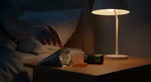 Caramelos con cannabis índica utilizados como comestibles nocturnos para relajación prolongada.